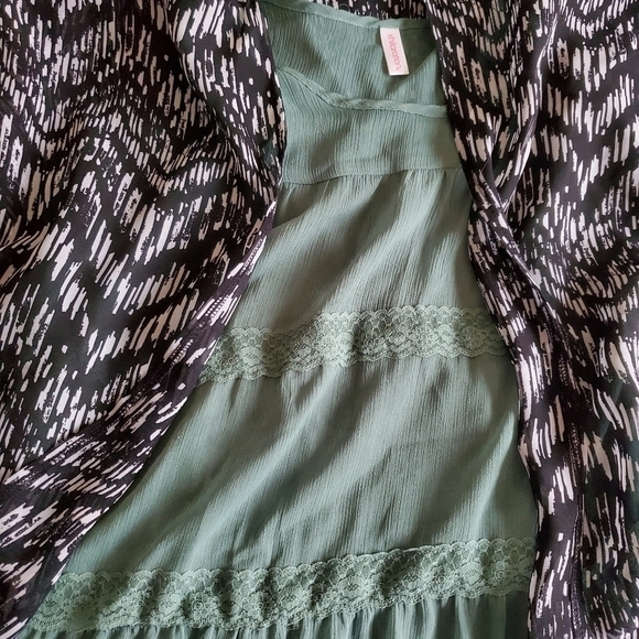 Dressy Tank Top W/Poncho Cover-up - Picture 7 of 7